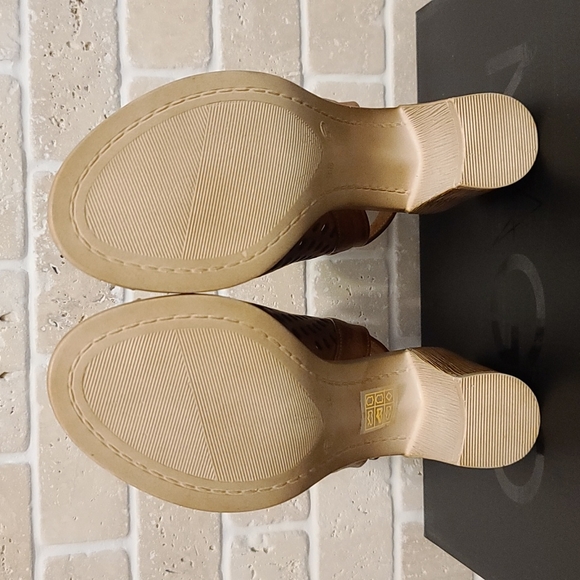 Mago Women's Brown Perforated Leather Peep Toe Heels Sandals ( US 6) - Picture 8 of 10